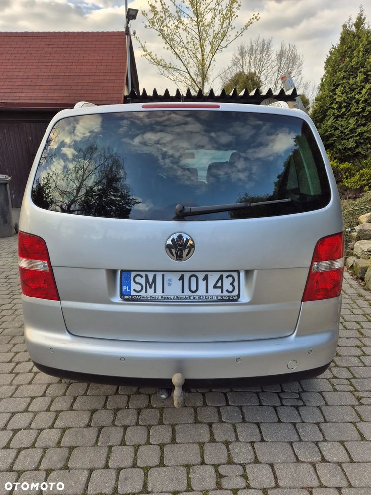 Volkswagen Touran 2.0 TDI Highline - 4