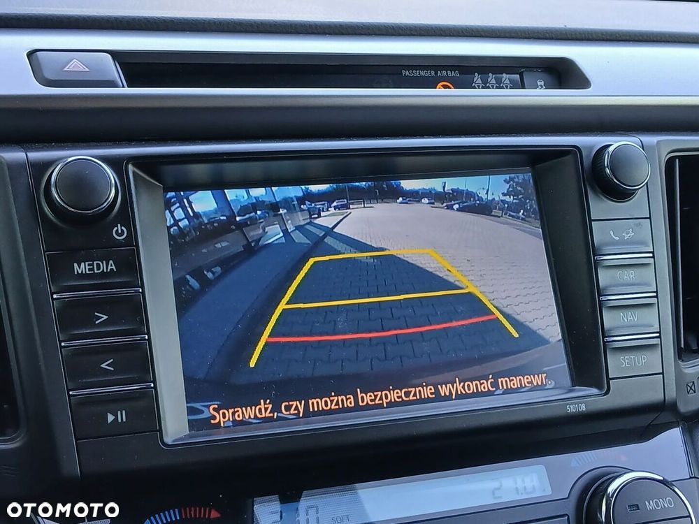 Toyota RAV4 Hybrid Premium 4x2 - 19