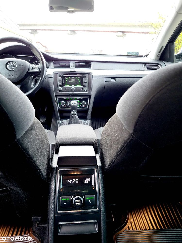 Skoda Superb 2.0 TDI Elegance - 14