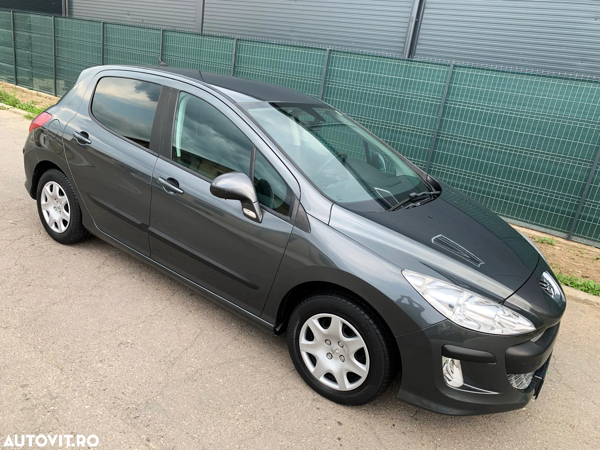 Peugeot 308 1.6HDi Confort Pack - 9