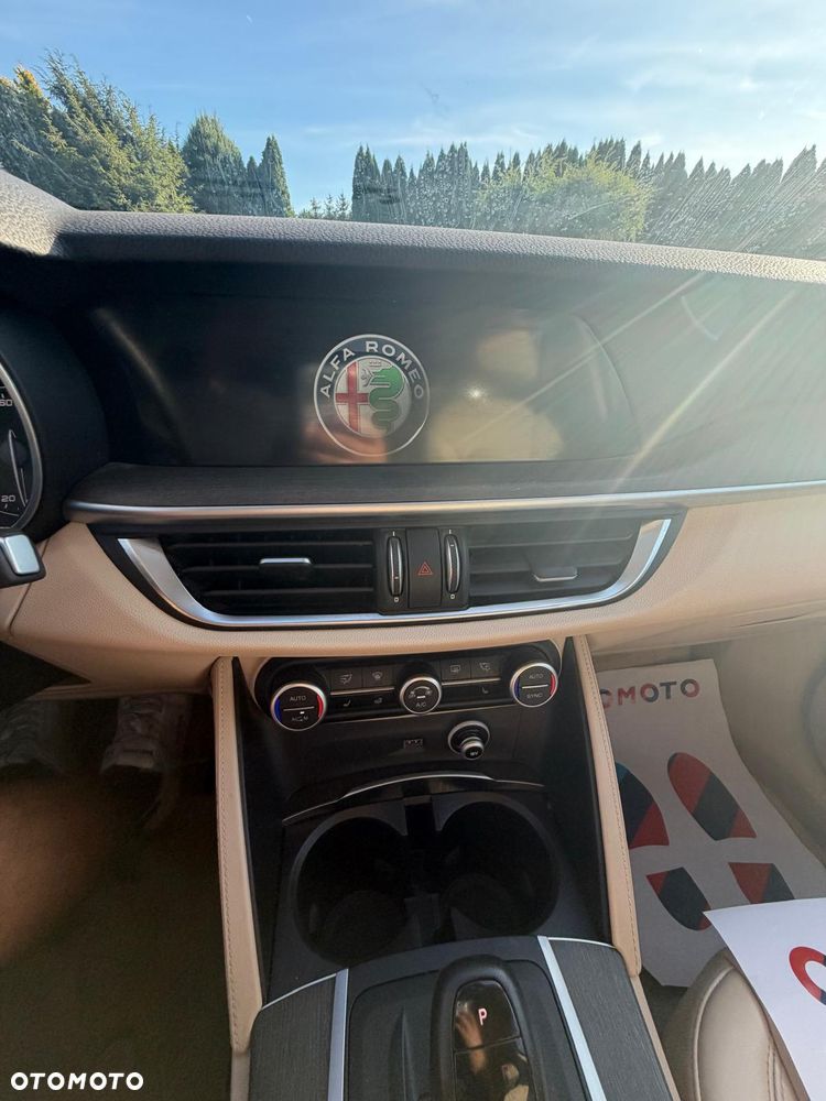 Alfa Romeo Stelvio 2.2 16V AT8-Q4 Executive - 12