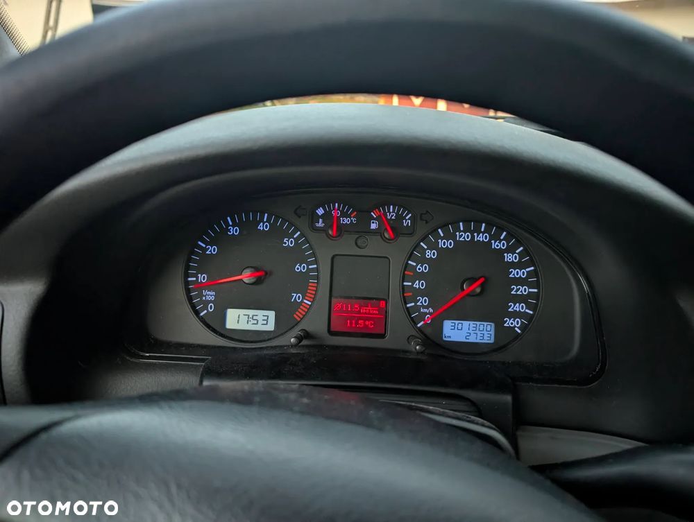 Volkswagen Passat 1.8T - 2