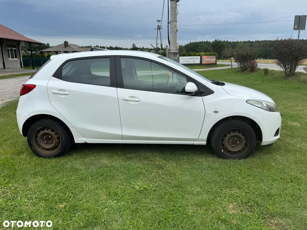 Mazda 2 - 11