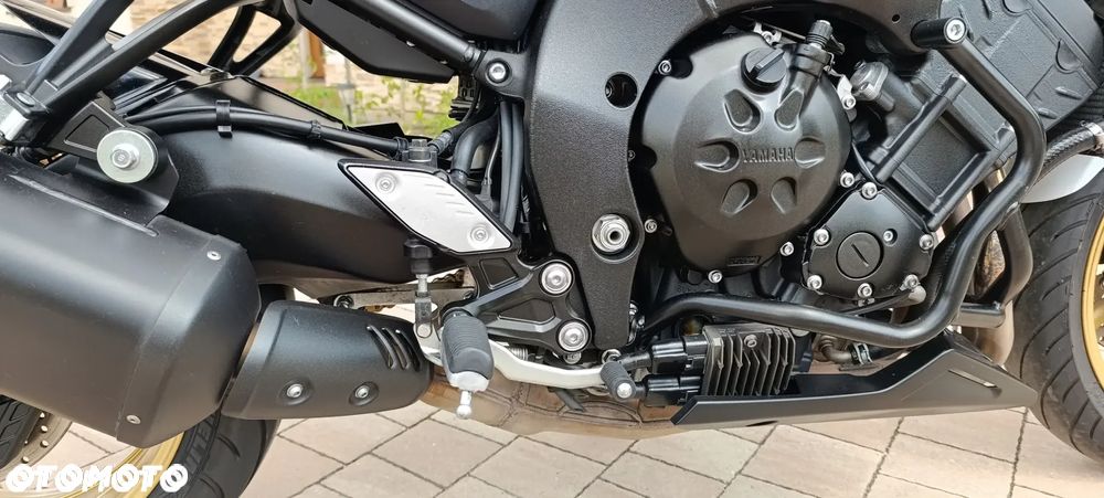 Yamaha FZ8 - 25