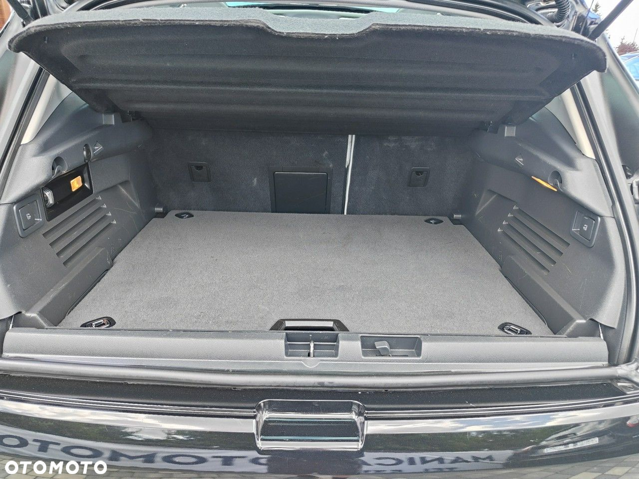 Peugeot 3008 HDi 160 Automatik Business-Line - 31