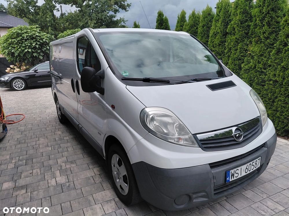 Opel Vivaro Trafic 2012 - 9