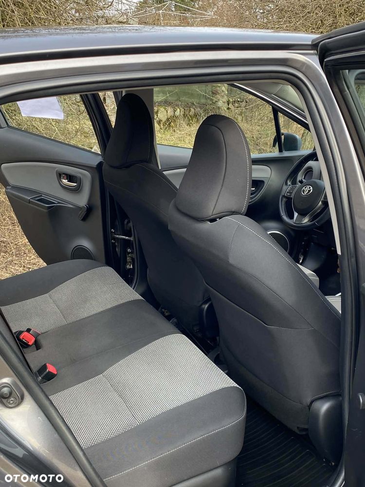 Toyota Yaris Hybrid 100 Life - 13