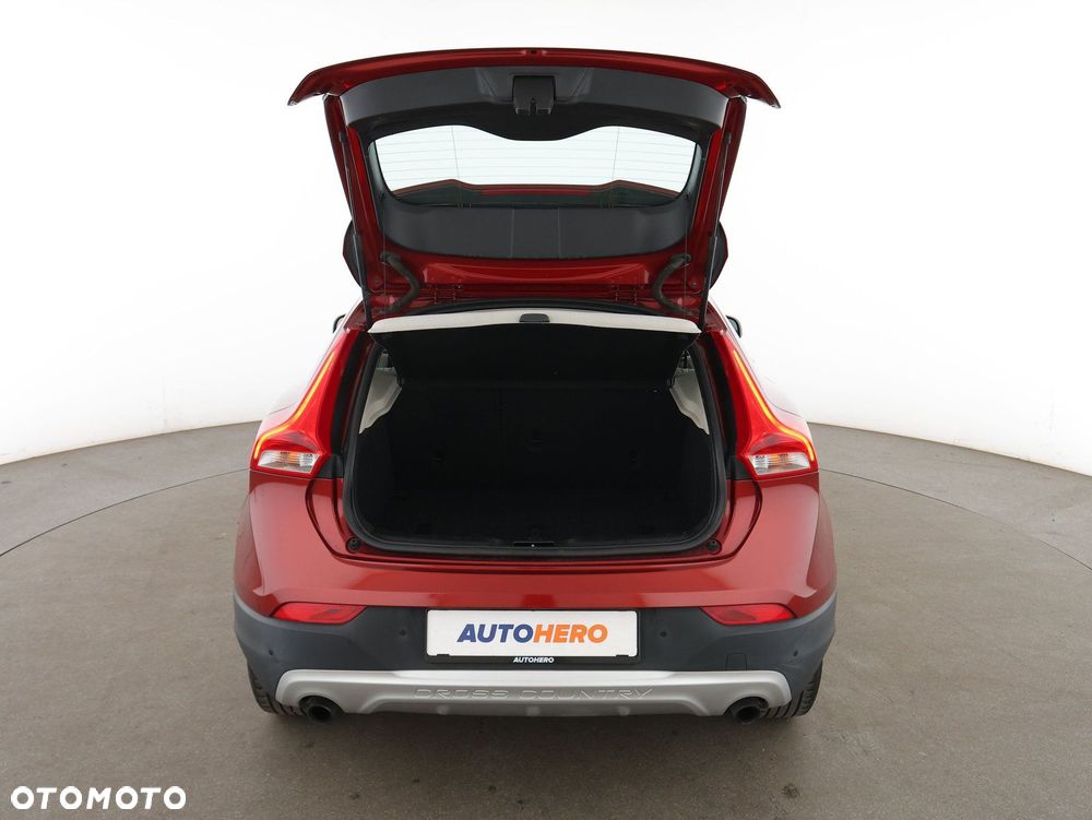 Volvo V40 Cross Country - 30