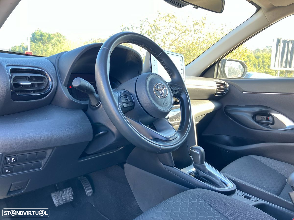 Toyota Yaris Cross - 12