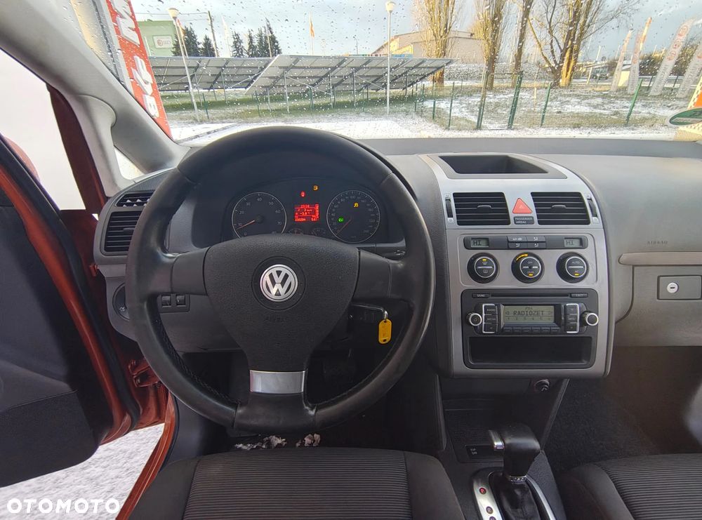 Volkswagen Touran 1.4 TSI DSG Trendline - 6