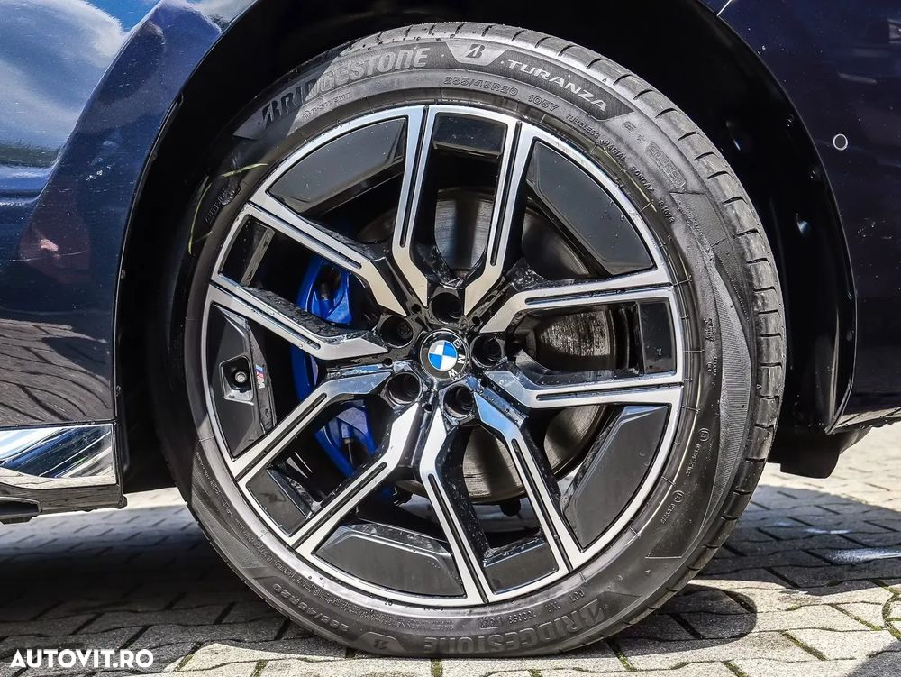 BMW Seria 7 740d xDrive MHEV - 8