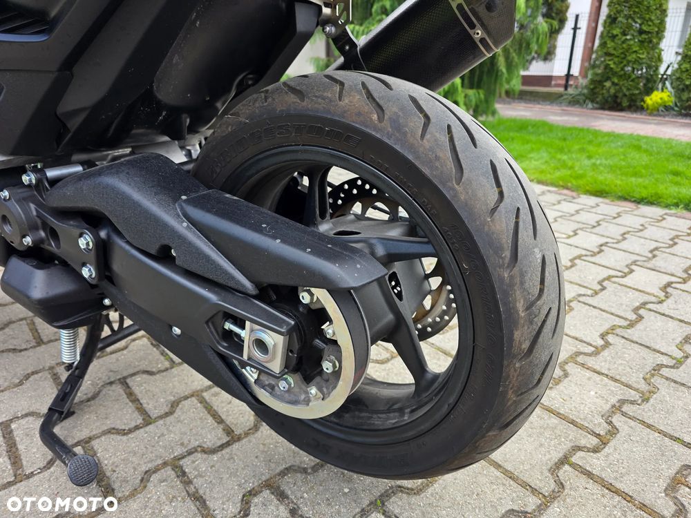 Yamaha Tmax - 17