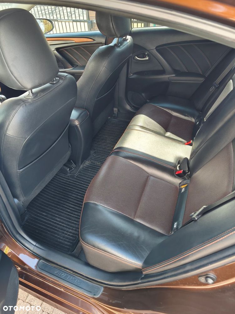 Toyota Avensis 2.0 Premium MS - 10