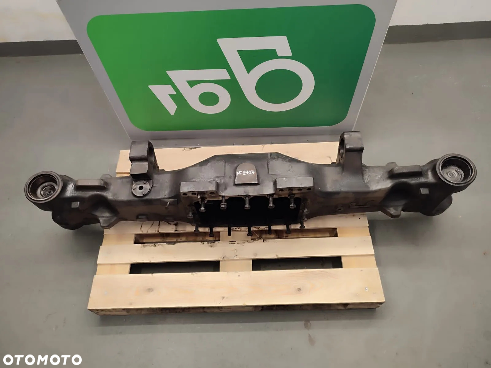 Obudowa mostu napędowego przedniego 7700170701 Massey Ferguson 8727 - 4