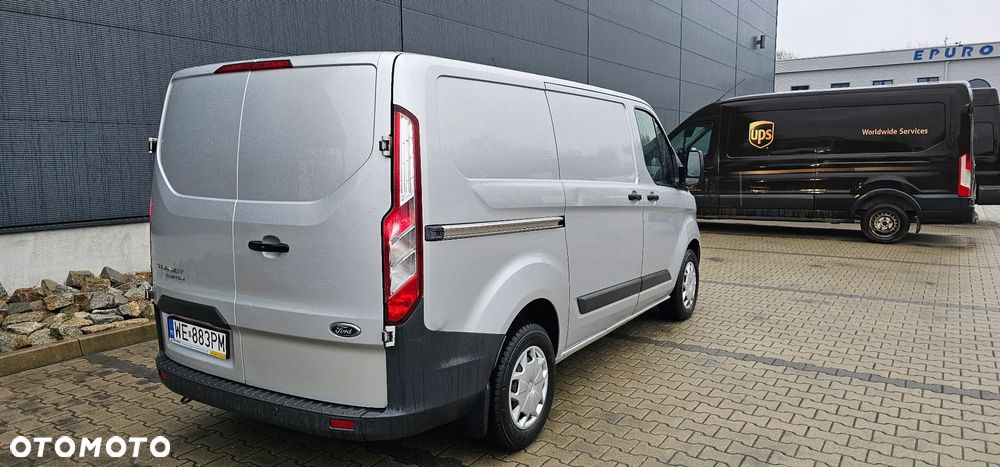 Ford TRANSIT CUSTOM - 8