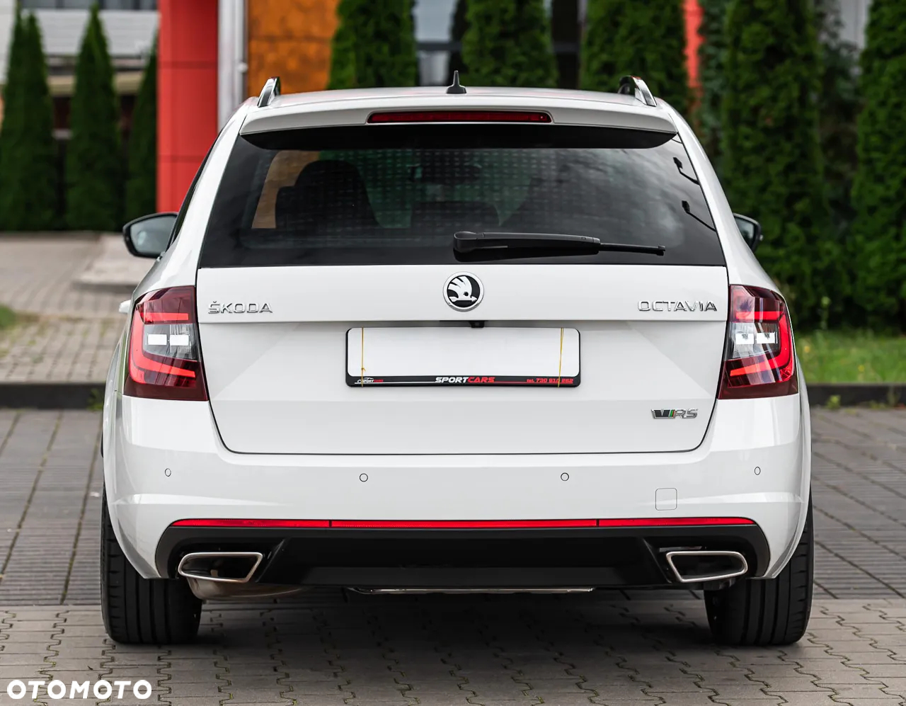 Skoda Octavia Combi 2.0 TDI DSG RS - 11