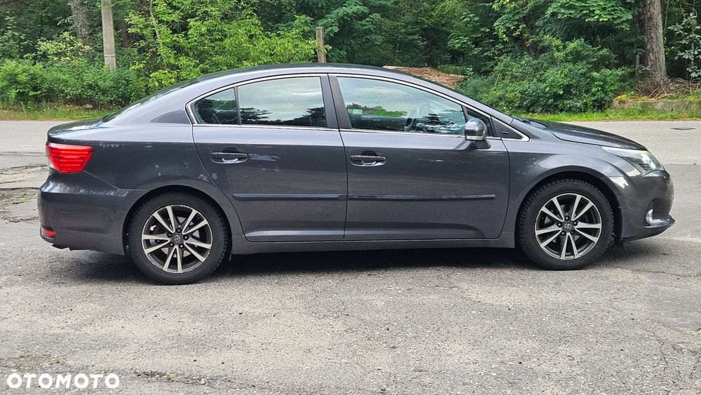 Toyota Avensis 1.8 Premium - 4