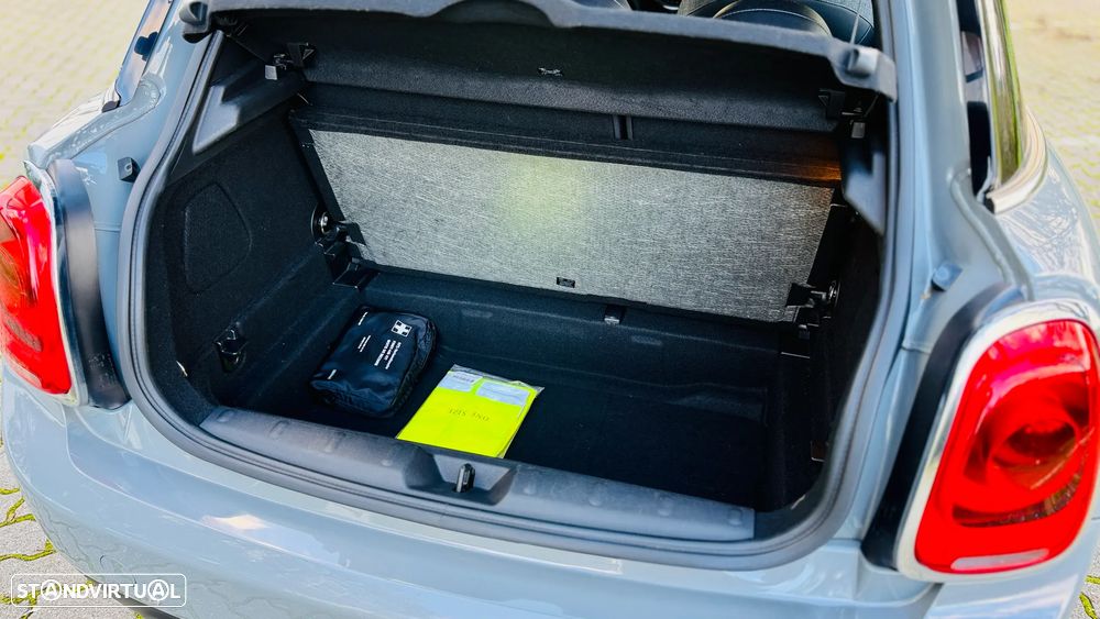 MINI 5 Portas Cooper D Auto - 18