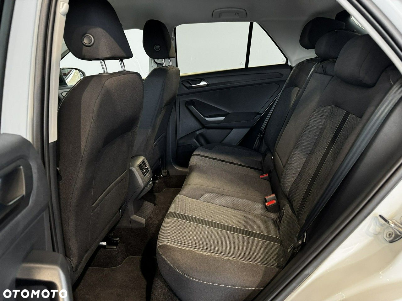 Volkswagen T-Roc - 15