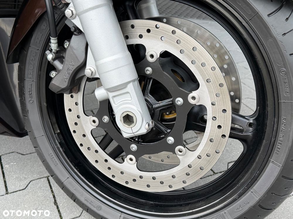 Yamaha FJR - 19
