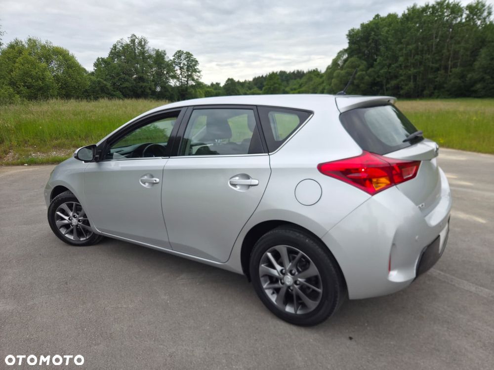 Toyota Auris 1.6 Valvematic Life - 9