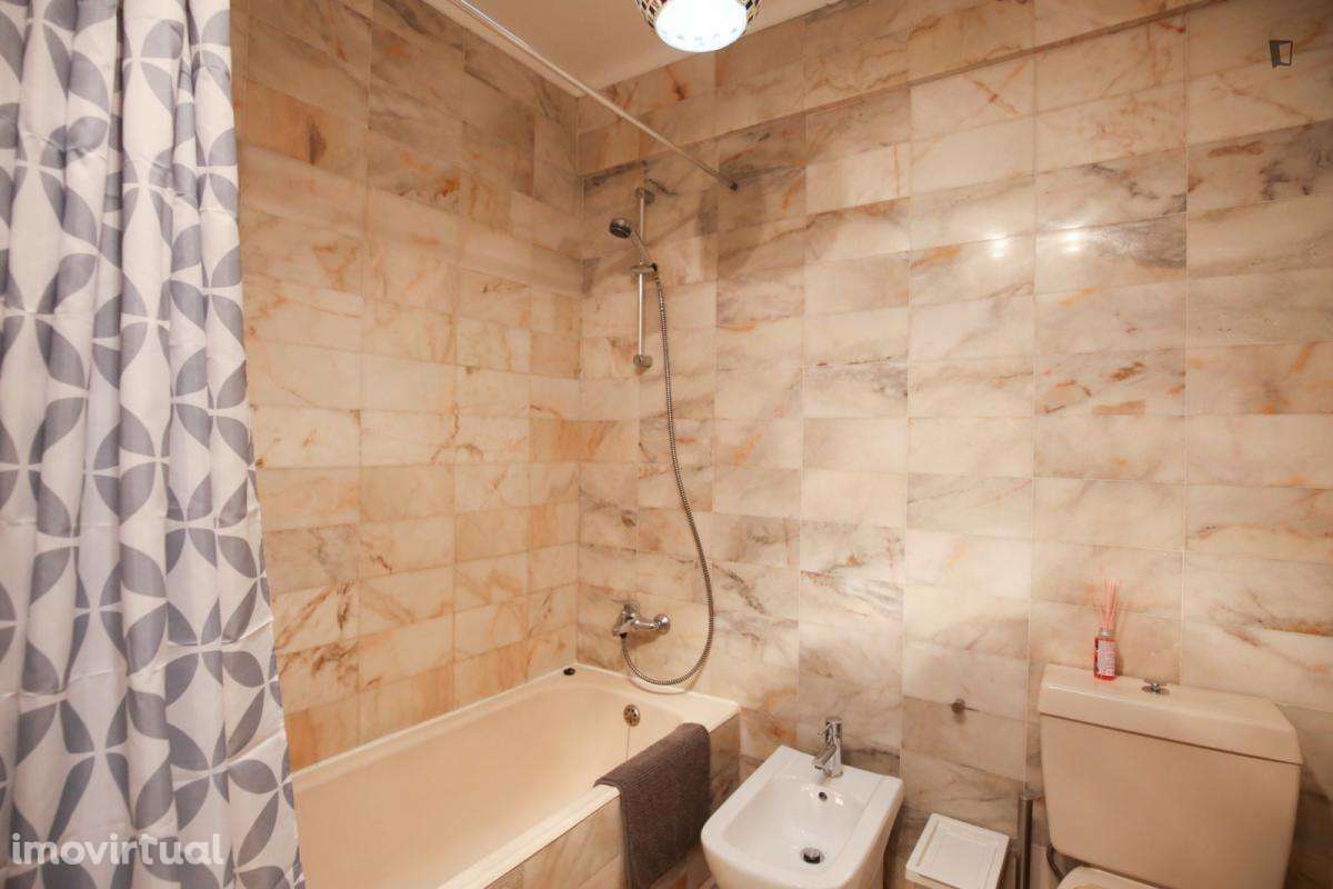 Quarto - localizado em Olaias Lisbon - Grande imagem: 2/46