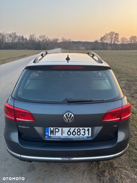 Volkswagen Passat 1.8 TSI Comfortline - 4