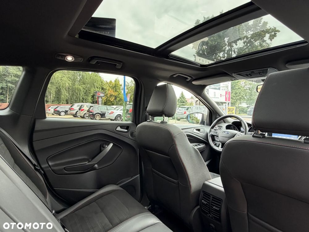 Ford Kuga 2.0 TDCi 4x4 ST-Line - 37