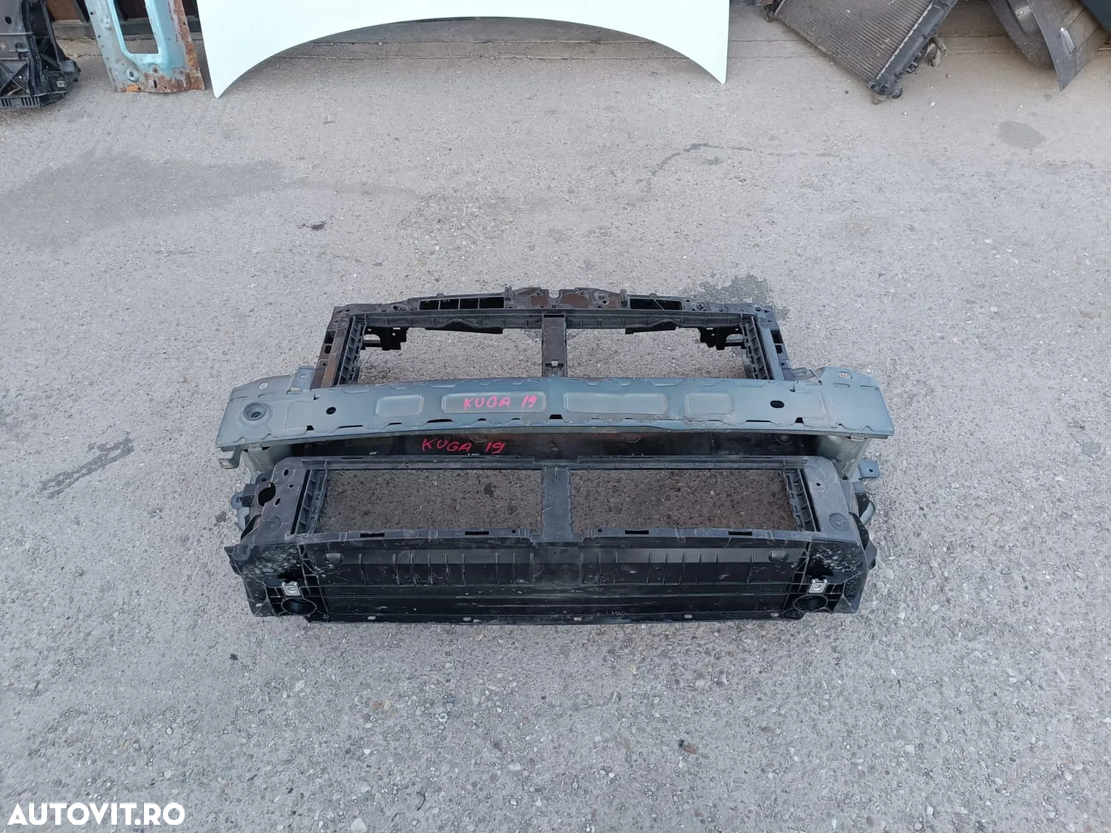 TRAGER +ARMATURA FORD KUGA - 4