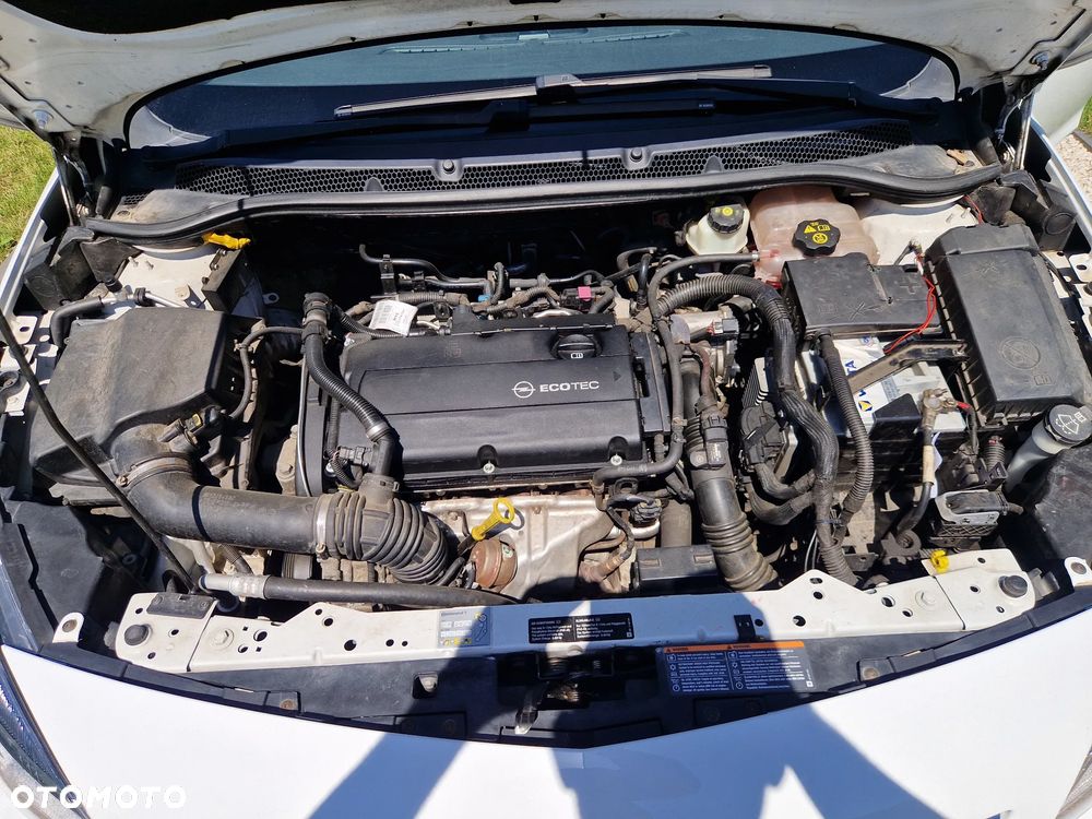 Opel Astra 1.6 Turbo - 32