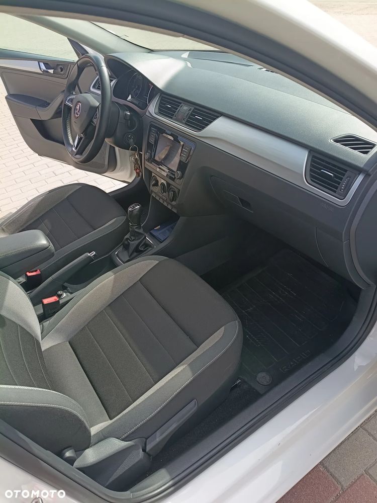 Skoda RAPID 1.0 TSI Ambition - 11