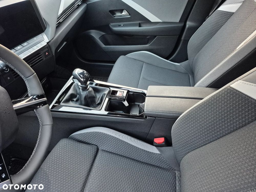Opel Astra 1.2 T Edition S&S - 11