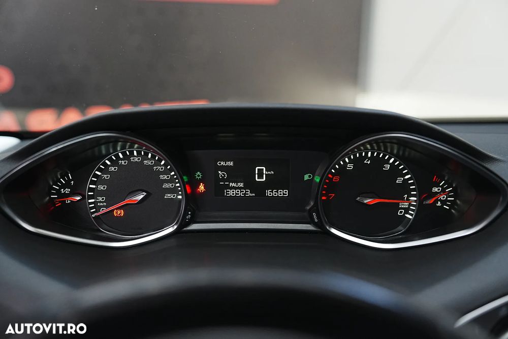 Peugeot 308 PureTech 110 Stop & Start Style - 19