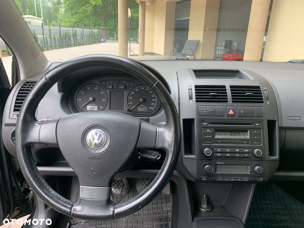 Volkswagen Polo 1.4 16V Comfortline - 9