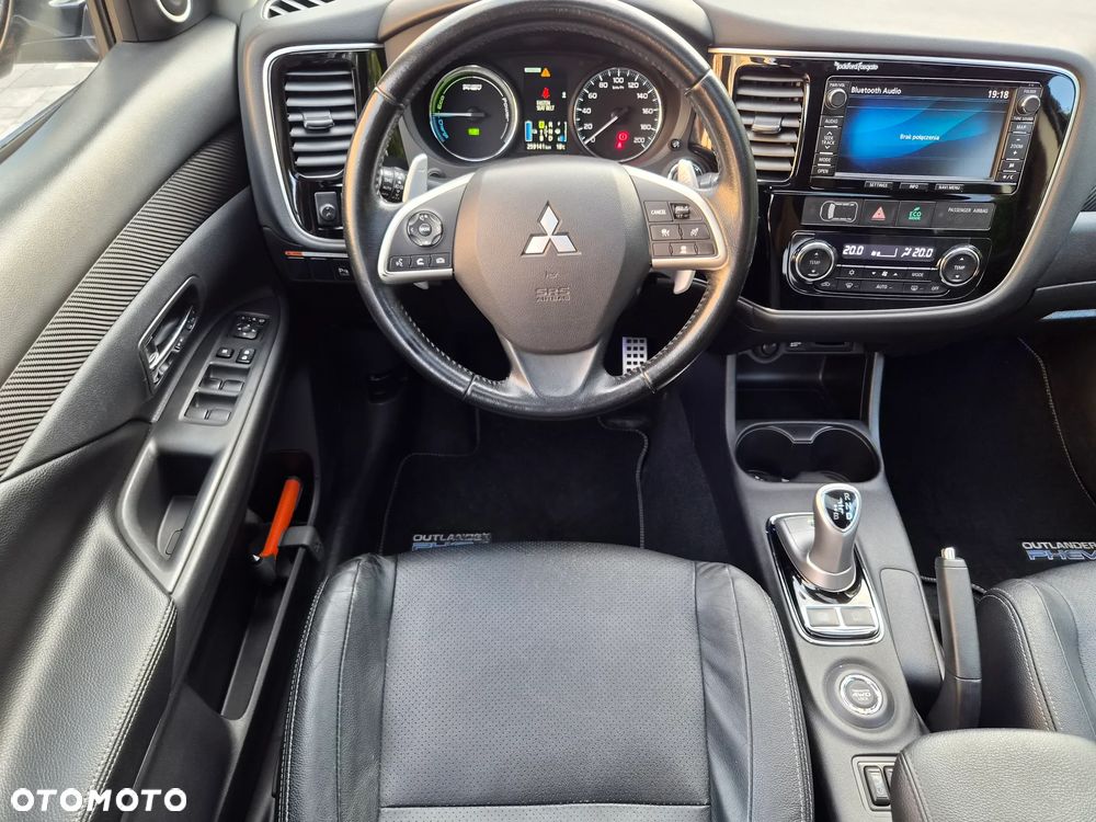 Mitsubishi Outlander - 6