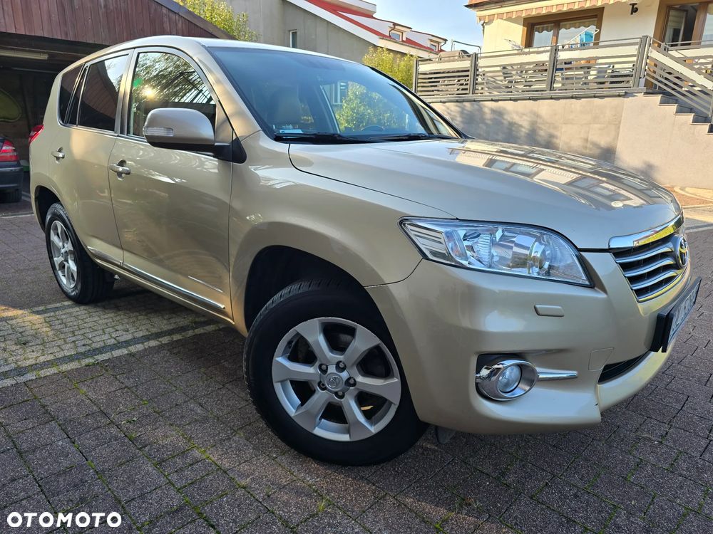 Toyota RAV4 - 1