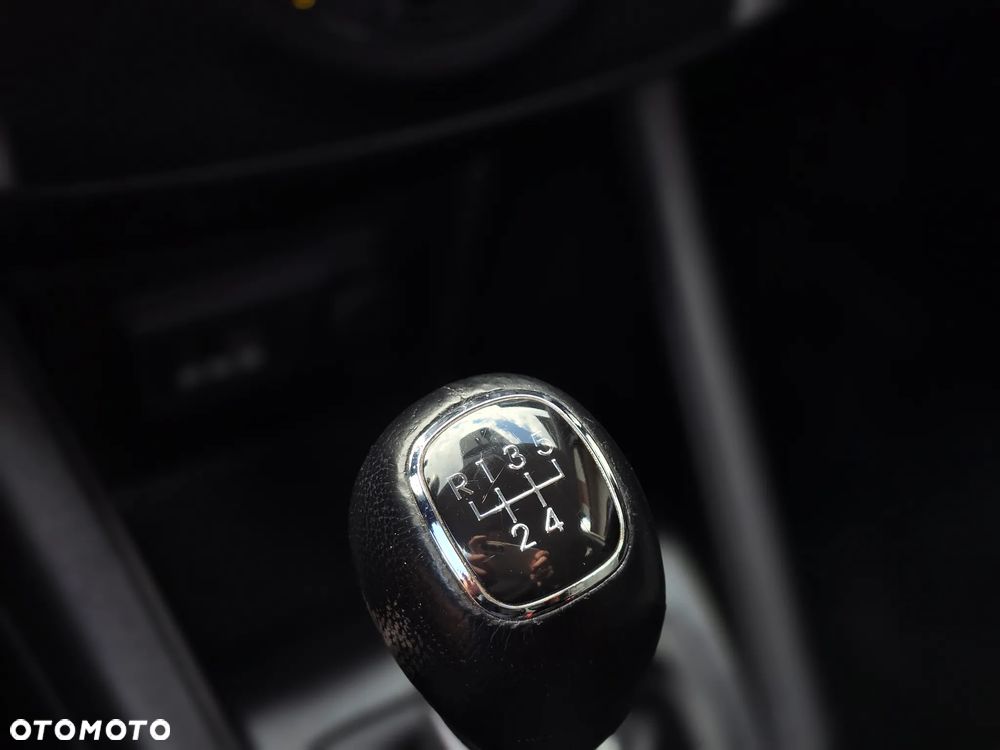 Kia Venga - 28