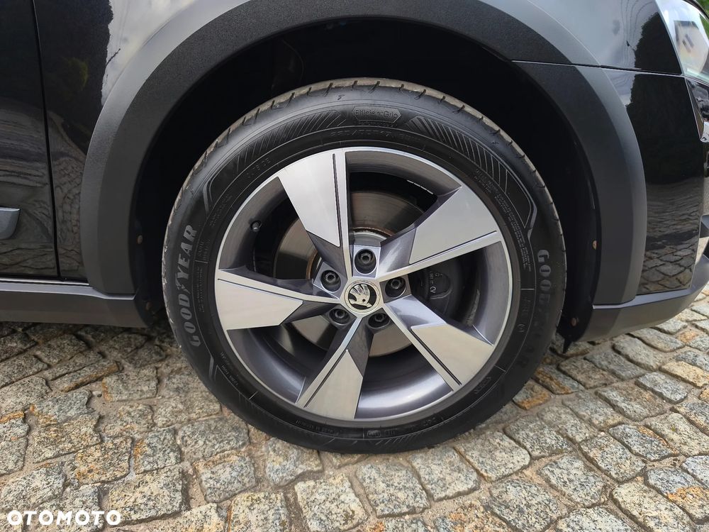 Skoda Octavia 2.0 TDI 4x4 DSG Scout - 21