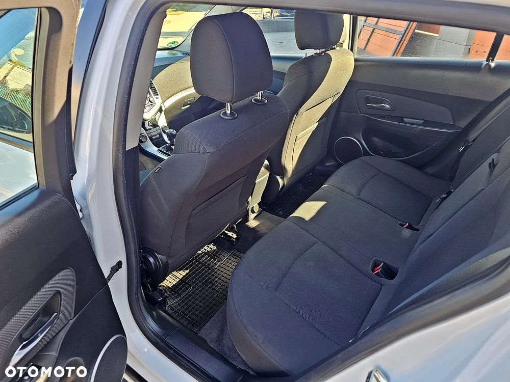 Chevrolet Cruze - 13