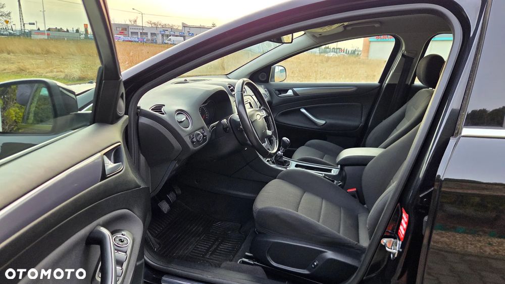 Ford Mondeo 2.0 TDCi Titanium X - 22