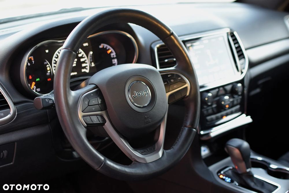 Jeep Grand Cherokee - 14