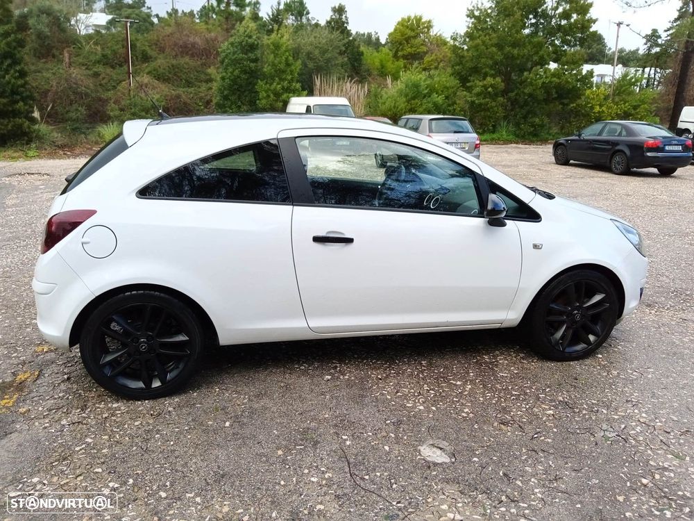 Opel Corsa 1.2 Black Edition - 2