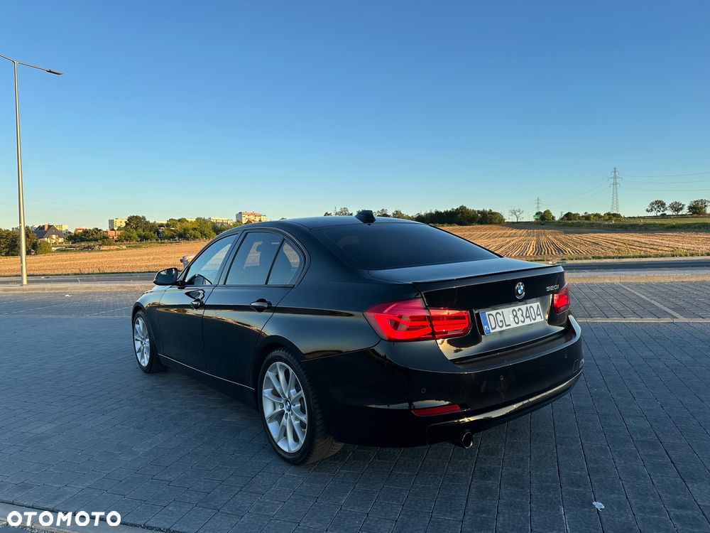 BMW Seria 3 320i - 6