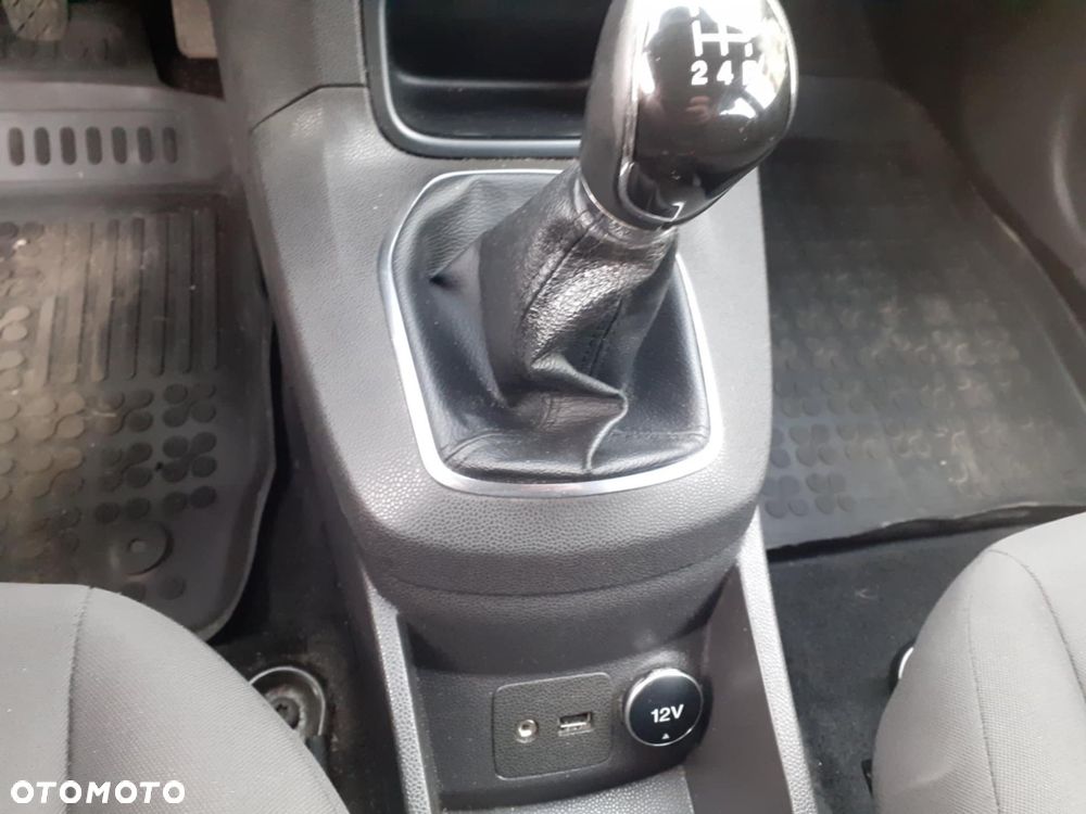 Ford Fiesta 1.4 Gold X EU5 - 6