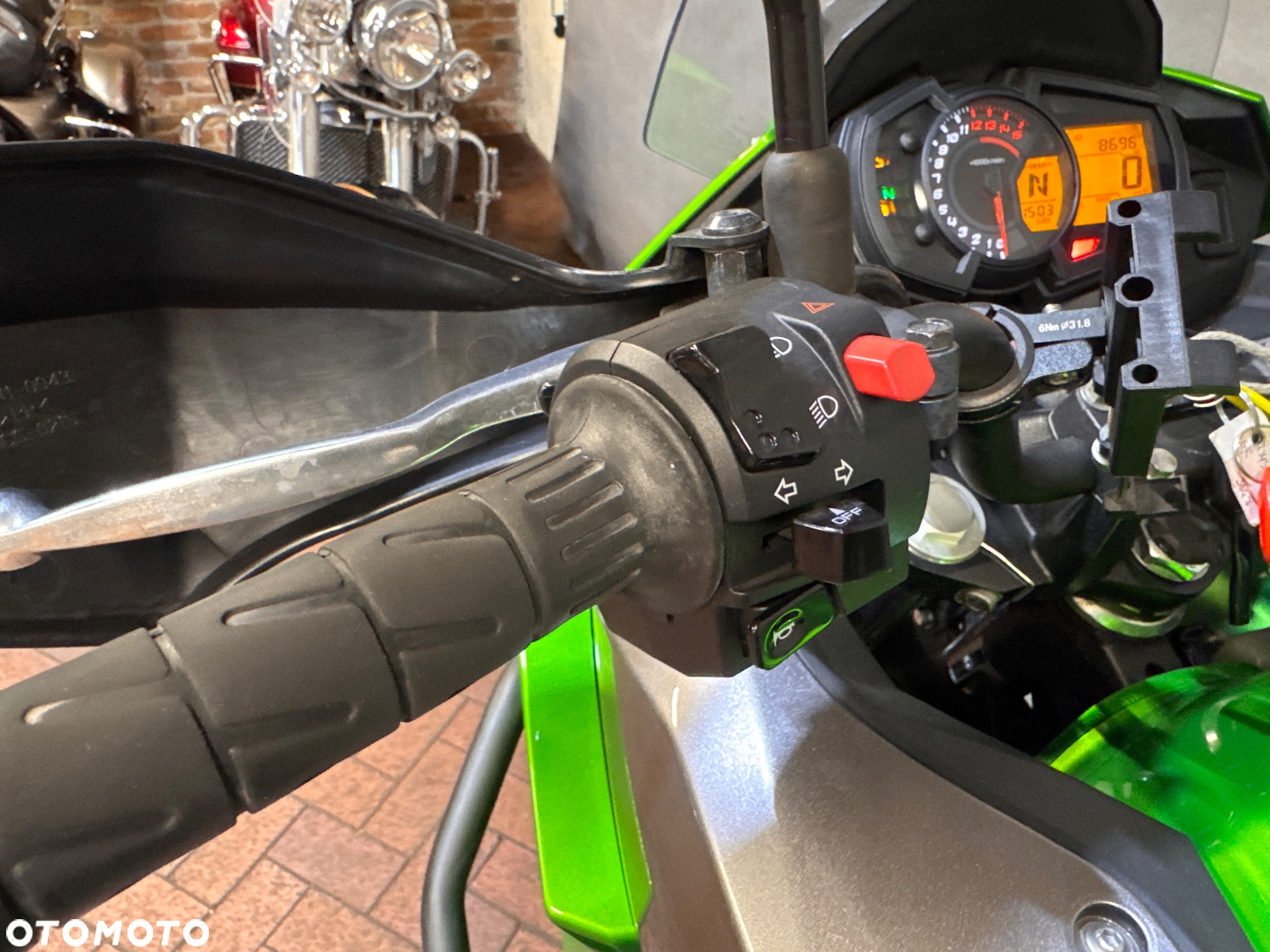 Kawasaki Versys-X 300 - 16