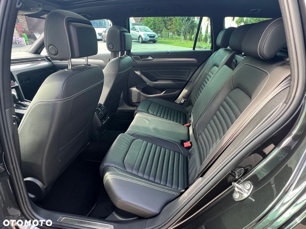 Volkswagen Passat Alltrack 2.0 TDI SCR DSG 4Motion - 11