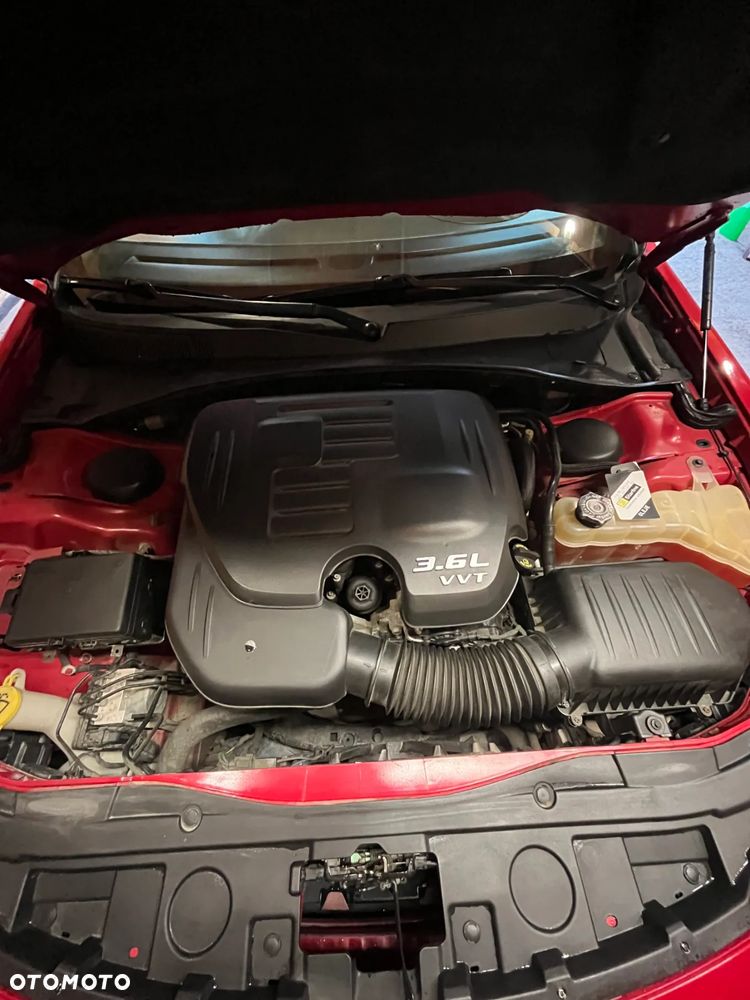 Chrysler 300s - 17
