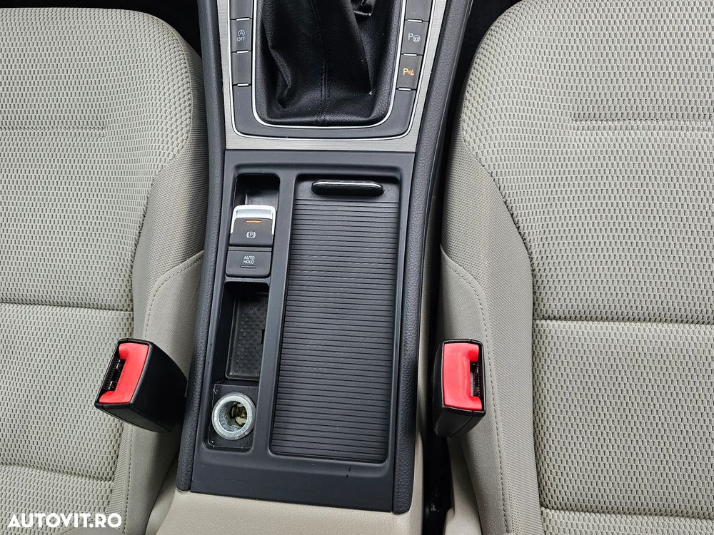 Volkswagen Golf - 17