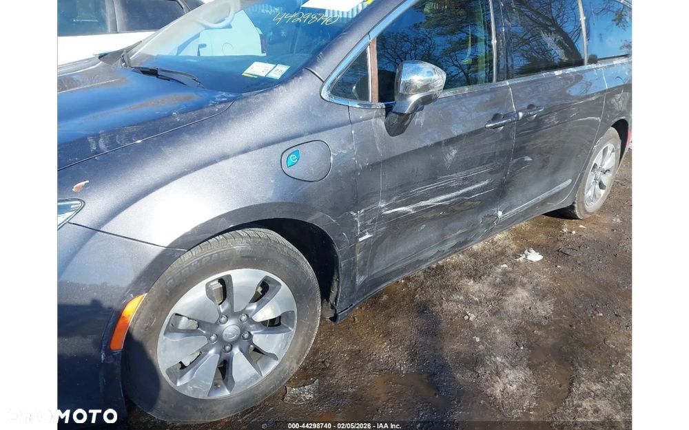 Chrysler Pacifica - 24
