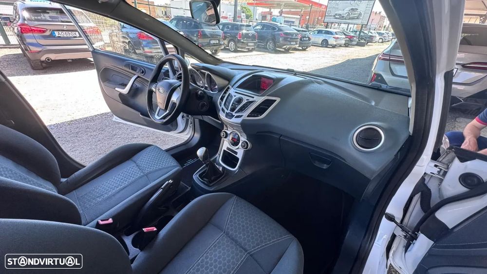 Ford Fiesta - 26